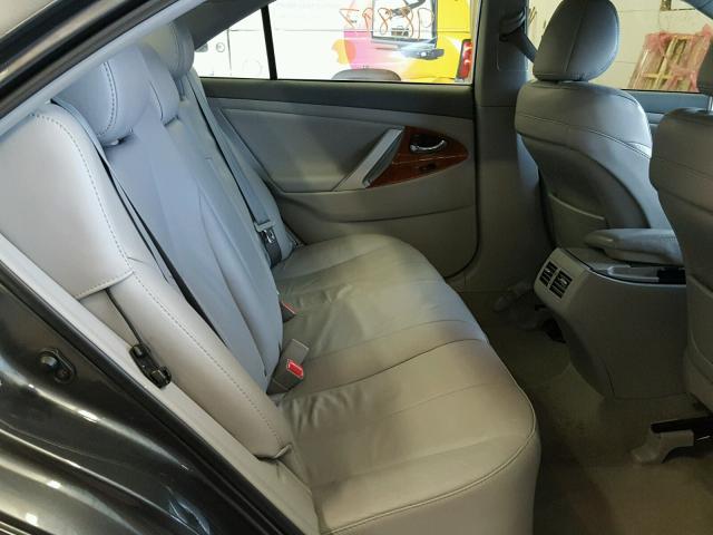 4T1BF3EK0AU528436 - 2010 TOYOTA CAMRY BASE GRAY photo 6