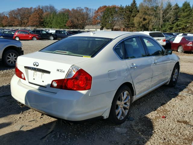 JNKAY01F36M252972 - 2006 INFINITI M35 WHITE photo 4