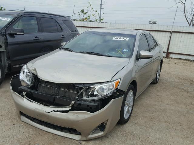 4T1BD1FK4EU114266 - 2014 TOYOTA CAMRY HYBR TAN photo 2