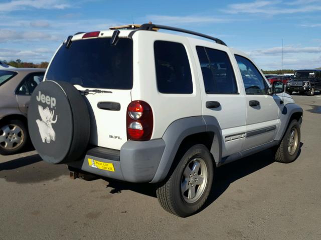 1J4GL48K25W592986 - 2005 JEEP LIBERTY SP WHITE photo 4