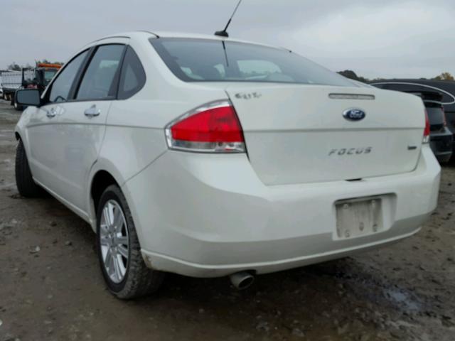 1FAHP3HN3AW219054 - 2010 FORD FOCUS SEL WHITE photo 3