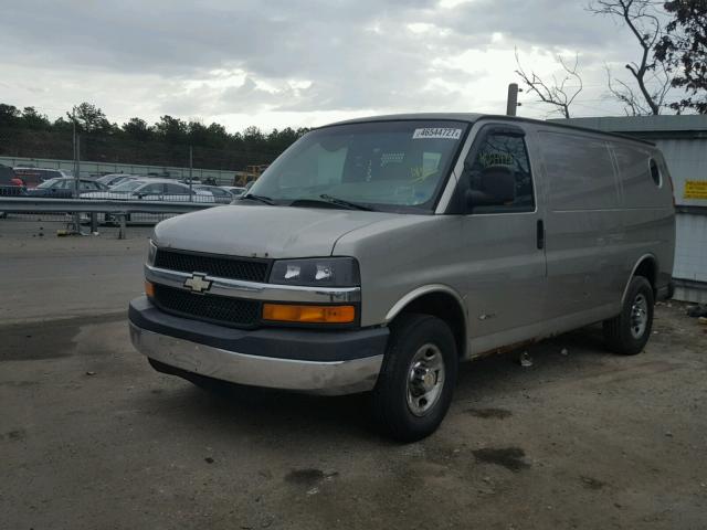 1GCGG25U431182382 - 2003 CHEVROLET EXPRESS G2 CREAM photo 2