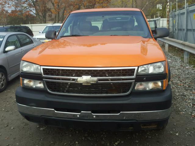 1GCHC29U66E244355 - 2006 CHEVROLET SILVERADO ORANGE photo 9