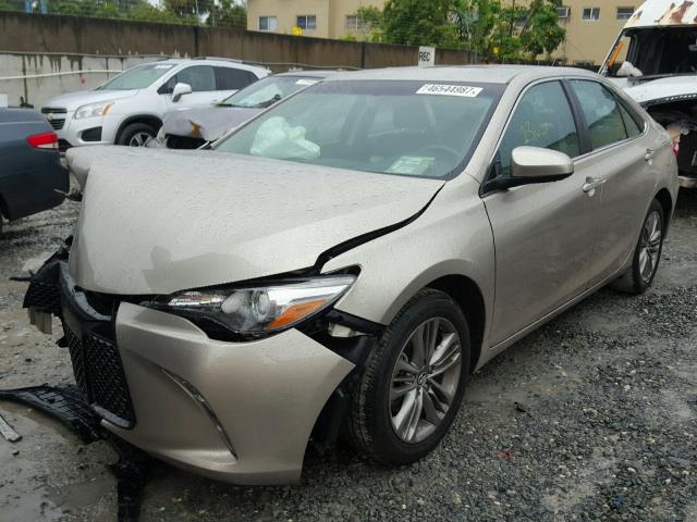 4T1BF1FK7GU545200 - 2016 TOYOTA CAMRY LE GRAY photo 2