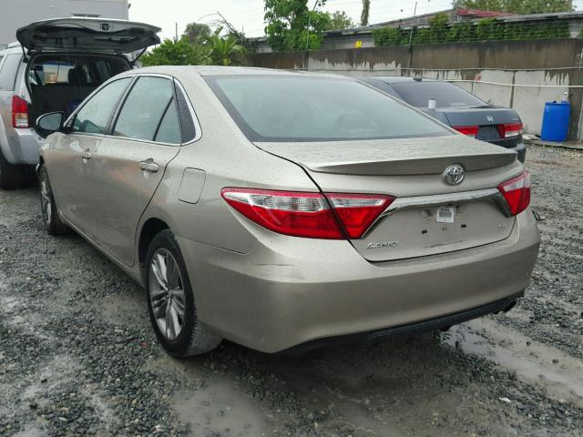 4T1BF1FK7GU545200 - 2016 TOYOTA CAMRY LE GRAY photo 3