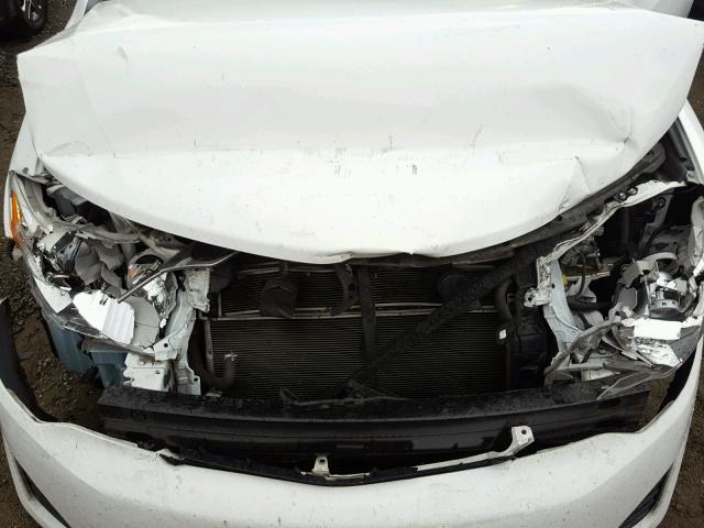 4T1BD1FK4CU030560 - 2012 TOYOTA CAMRY HYBR WHITE photo 7