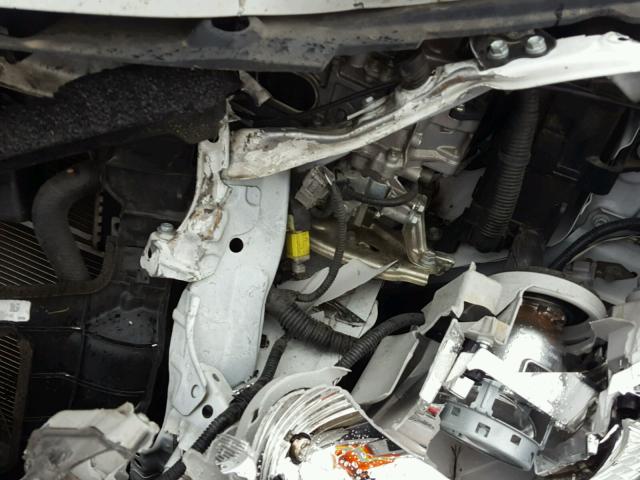 4T1BD1FK4CU030560 - 2012 TOYOTA CAMRY HYBR WHITE photo 9