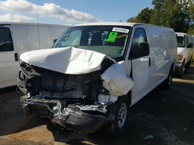 1GTZ7HFG1G1205451 - 2016 GMC SAVANA G35 WHITE photo 2