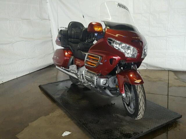 1HFSC47011A000670 - 2001 HONDA GL1800 MAROON photo 1