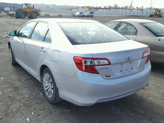 4T1BF1FK6EU419262 - 2014 TOYOTA CAMRY L WHITE photo 3