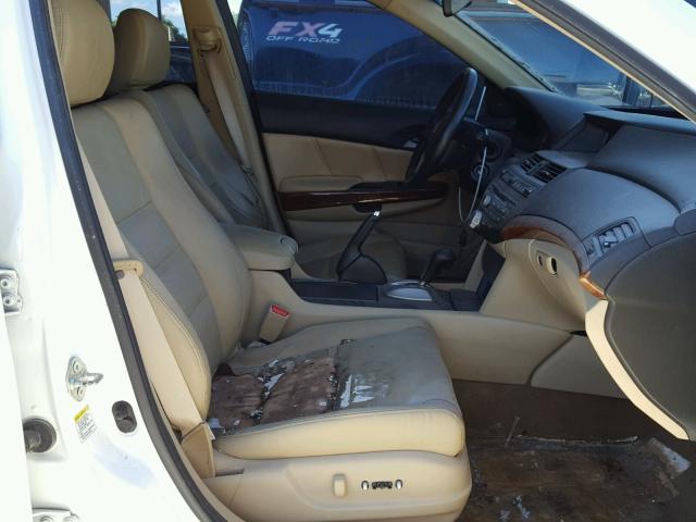 1HGCP2F89CA029630 - 2012 HONDA ACCORD EXL WHITE photo 5