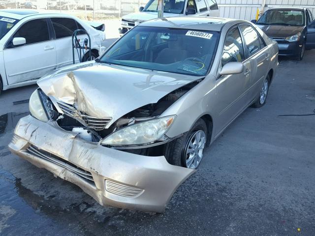 4T1BF30K45U089500 - 2005 TOYOTA CAMRY LE TAN photo 2