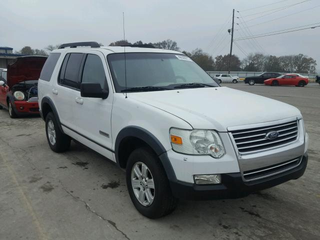 1FMEU73E27UB35795 - 2007 FORD EXPLORER WHITE photo 1