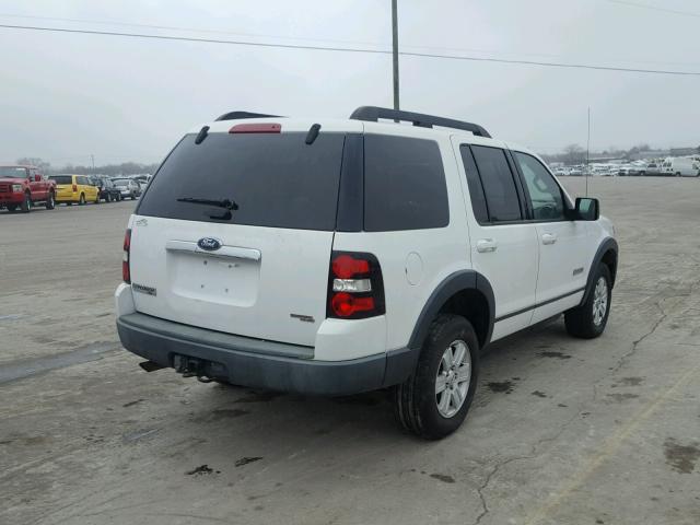 1FMEU73E27UB35795 - 2007 FORD EXPLORER WHITE photo 4