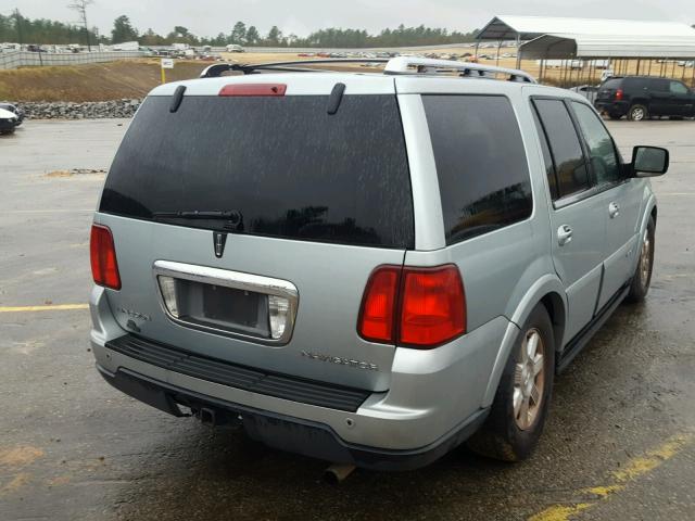 5LMFU27555LJ06812 - 2005 LINCOLN NAVIGATOR BLUE photo 4