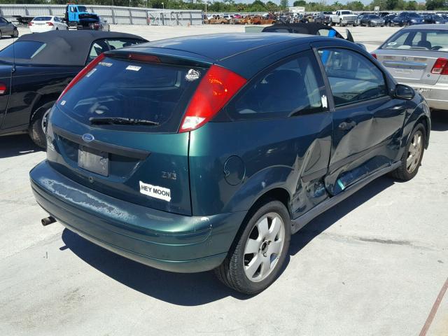 3FAFP31301R236798 - 2001 FORD FOCUS ZX3 GREEN photo 4