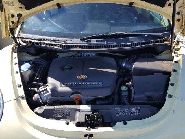 3VWCD31Y65M306063 - 2005 VOLKSWAGEN NEW BEETLE 黄色 照片 7