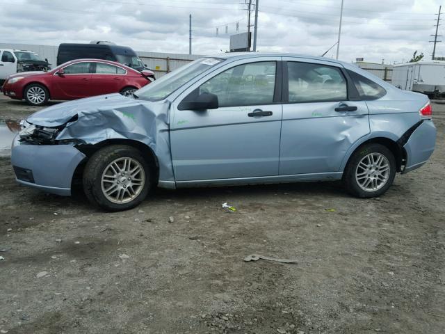 1FAHP35N29W179629 - 2009 FORD FOCUS SE BLUE photo 9