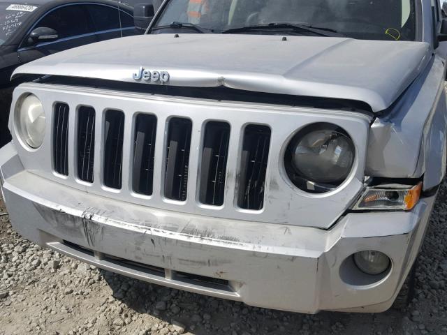 1J8FT48W87D272583 - 2007 JEEP PATRIOT LI SILVER photo 9