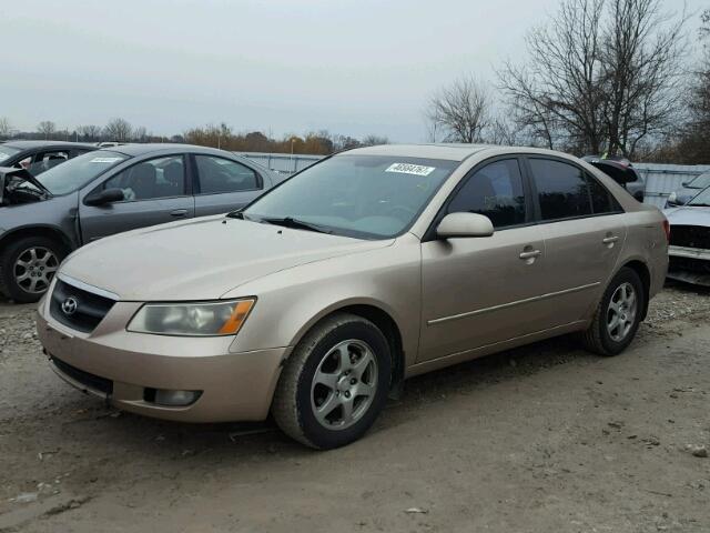 KMHET46C06A190581 - 2006 HYUNDAI SONATA GL TAN photo 2