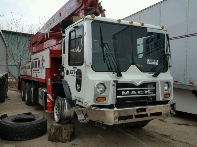 1M2AV04C0FM01201W - 2015 MACK 600 MRU600 WHITE photo 1