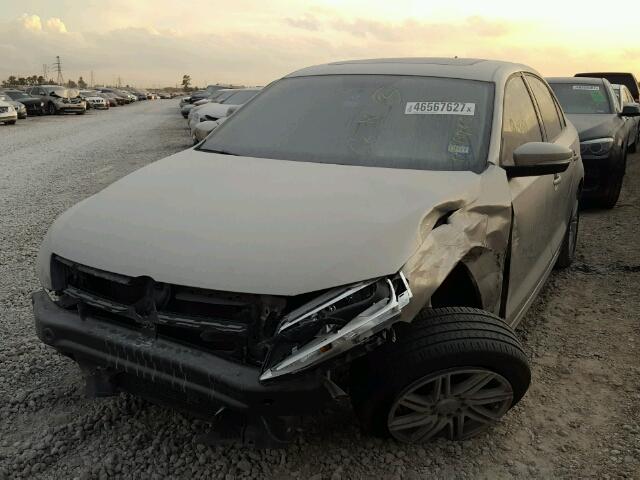 3VWDX7AJ0CM304425 - 2012 VOLKSWAGEN JETTA SE 银色 照片 2