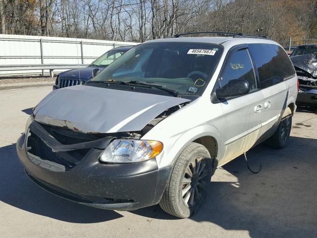 1C4GP45R34B561750 - 2004 CHRYSLER TOWN & COU SILVER photo 2