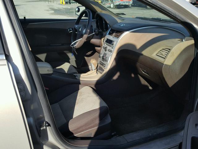 1G1ZA5EB1AF281423 - 2010 CHEVROLET MALIBU LS 金色 照片 5