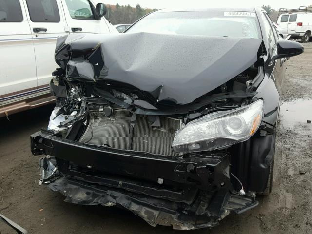 4T1BF1FK5HU707360 - 2017 TOYOTA CAMRY LE შავი ფოტო 9