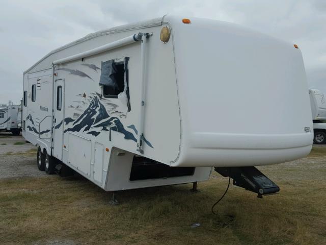 4YDF329224D510265 - 2004 KEYSTONE MONTANA WHITE photo 1