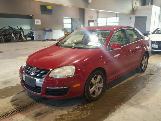 3VWRM71K38M073437 - 2008 VOLKSWAGEN JETTA SE RED photo 2