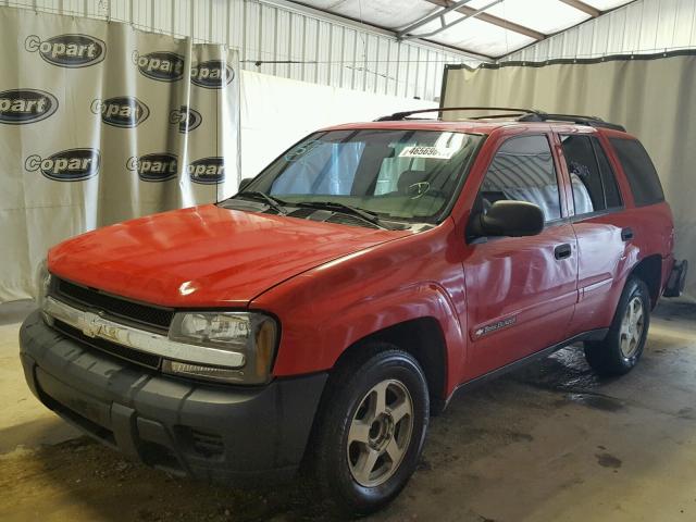 1GNDS13S322183102 - 2002 CHEVROLET TRAILBLAZE RED photo 2