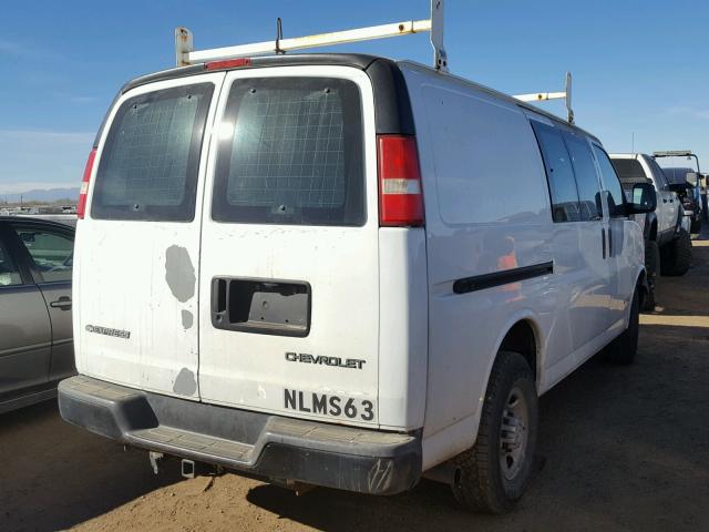 1GCHG35U261202319 - 2006 CHEVROLET EXPRESS G3 WHITE photo 4