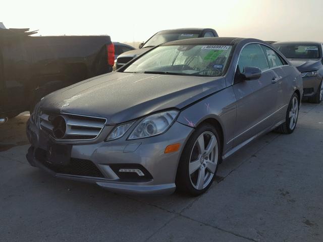 WDDKJ7CB0AF013086 - 2010 MERCEDES-BENZ E 550 GRAY photo 2