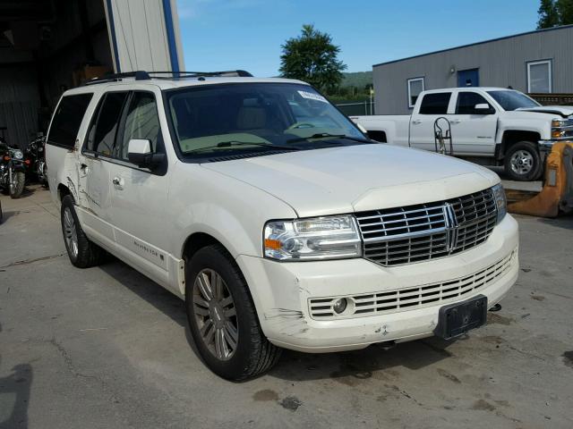 5LMFL28588LJ10956 - 2008 LINCOLN NAVIGATOR თეთრი ფოტო 1