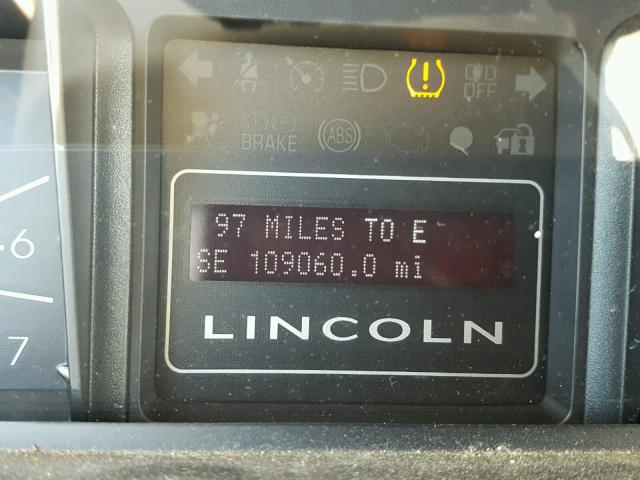 5LMFL28588LJ10956 - 2008 LINCOLN NAVIGATOR თეთრი ფოტო 8