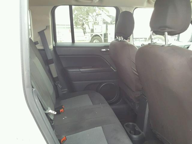 1C4NJPBA5FD285250 - 2015 JEEP PATRIOT SP WHITE photo 6