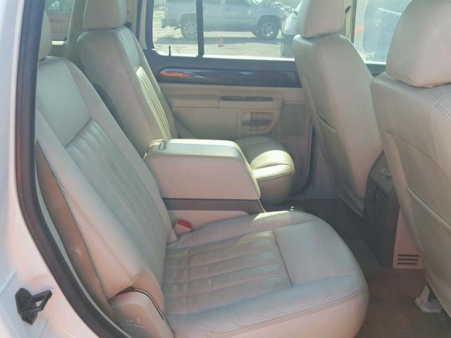 5LMEU68H24ZJ34140 - 2004 LINCOLN AVIATOR 白色 照片 6