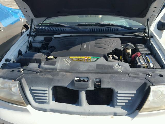 5LMEU68H24ZJ34140 - 2004 LINCOLN AVIATOR 白色 照片 7