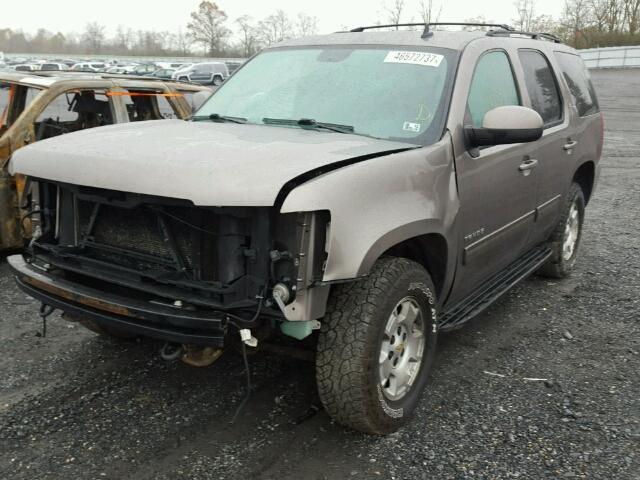 1GNSKBE02BR321843 - 2011 CHEVROLET TAHOE K150 CHARCOAL photo 2