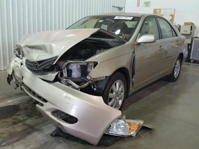 JTDBF30K340156095 - 2004 TOYOTA CAMRY LE GOLD photo 2