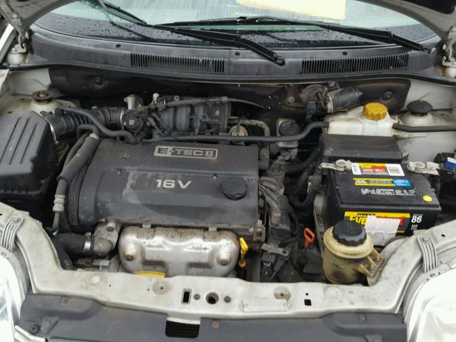 KL1TD62644B143346 - 2004 CHEVROLET AVEO SILVER photo 7