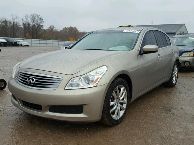 JNKCV61F99M360280 - 2009 INFINITI G37 GOLD photo 2