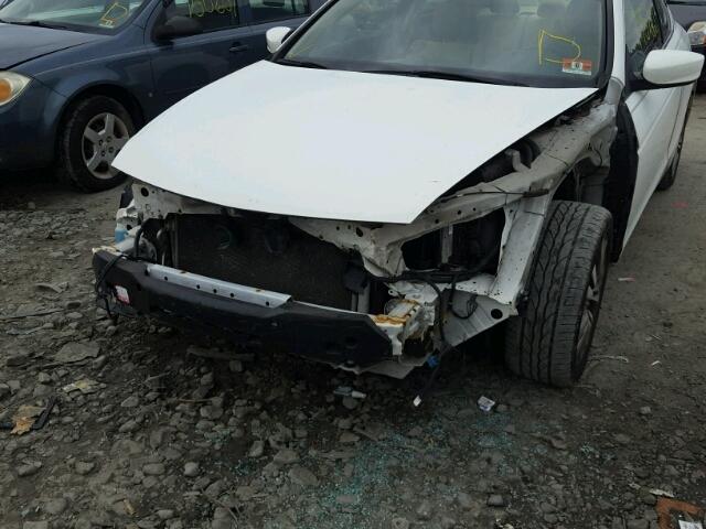 1HGCS1B30BA013673 - 2011 HONDA ACCORD LX- WHITE photo 9