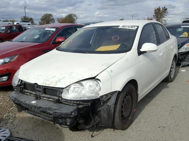 3VWJZ71K48M107030 - 2008 VOLKSWAGEN JETTA S WHITE photo 2