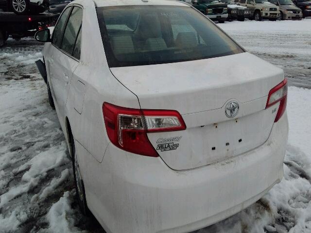 4T1BF1FKXDU213702 - 2013 TOYOTA CAMRY L WHITE photo 3