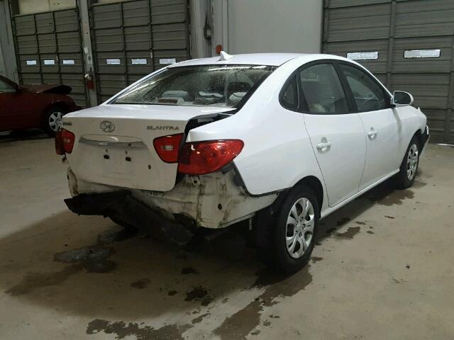 KMHDU4ADXAU044477 - 2010 HYUNDAI ELANTRA BL WHITE photo 4