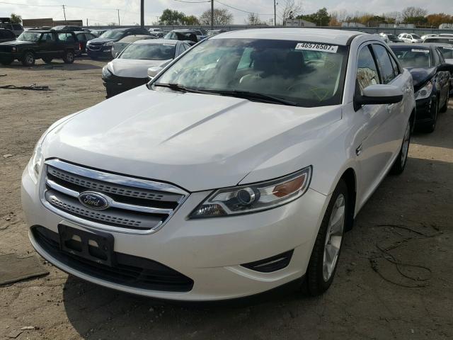 1FAHP2EW0AG102291 - 2010 FORD TAURUS SEL WHITE photo 2