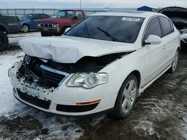 WVWAK73C38P049015 - 2008 VOLKSWAGEN PASSAT KOM WHITE photo 2