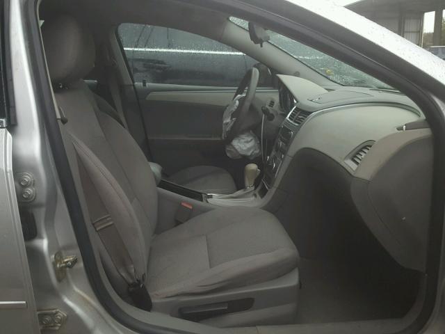 1G1ZC5E08CF279681 - 2012 CHEVROLET MALIBU 1LT 银色 照片 5